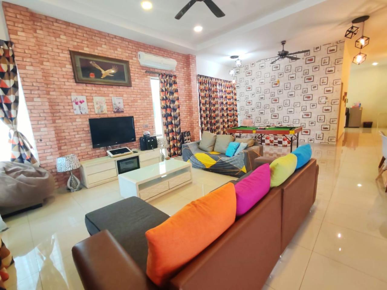 Teluk Batik 17Paradisehome Private Pool Karaoke Snooker Bbq 15Pax Lumut Exterior photo