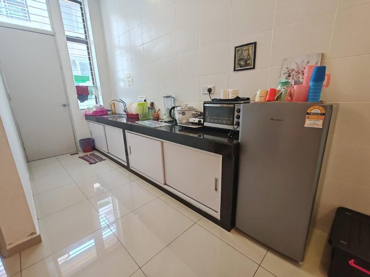 Teluk Batik 17Paradisehome Private Pool Karaoke Snooker Bbq 15Pax Lumut Exterior photo